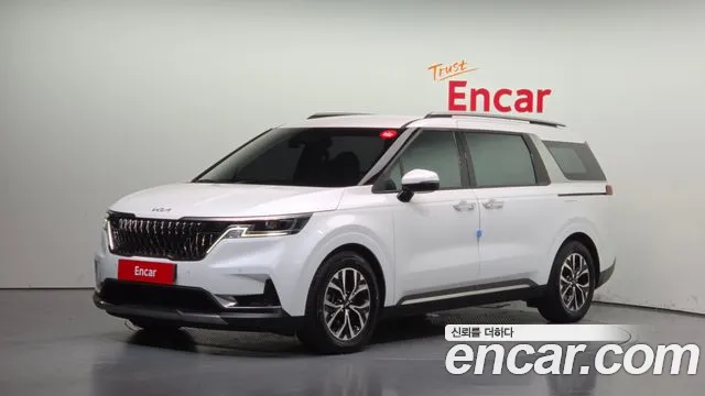 Kia Canival 2023 — photo 1