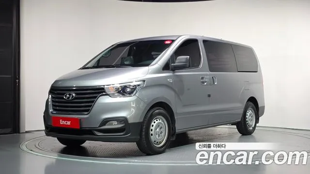 Hyundai Starex 2019 — photo 1