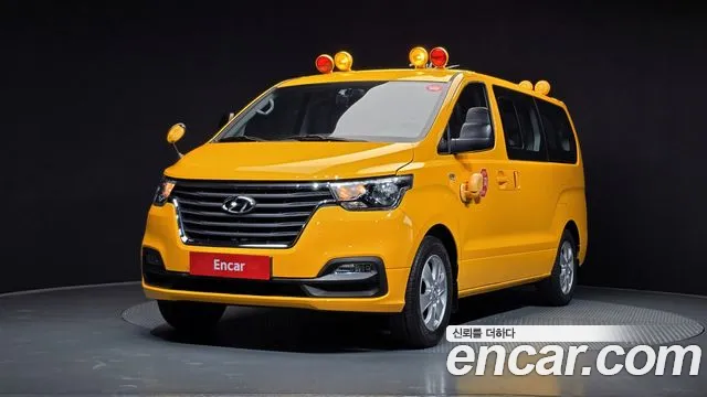 Hyundai Starex 2021 — photo 1