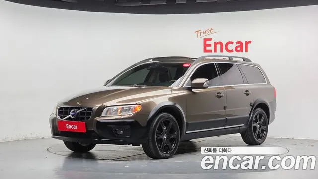 Volvo XC70 2012 — photo 1