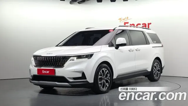 Kia Canival 2023 — photo 1