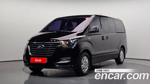 Hyundai Starex 2019 — photo 1