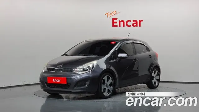 Kia pride 2012 — photo 1