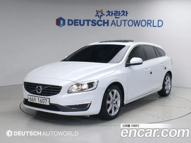 Volvo V60 2017 — photo 1