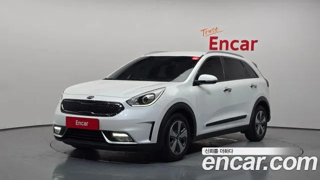 Kia Niro 2018 — photo 1