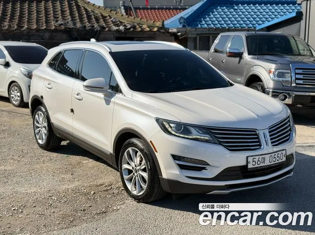 Lincoln MKC 2015 — photo 1