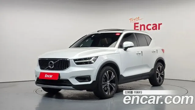 Volvo XC40 2021 — photo 1