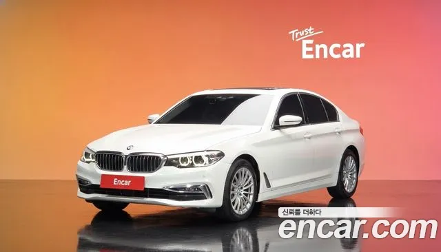 BMW 5-Series 2019 — photo 1