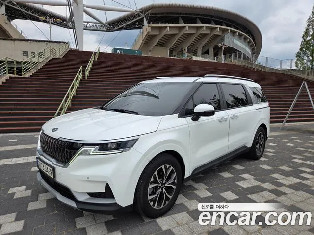 Kia Canival 2021 — photo 1