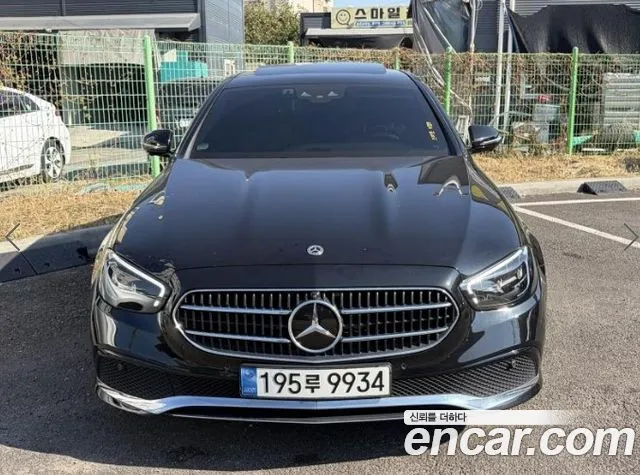 Mercedes-Benz E-Class 2023 — photo 1