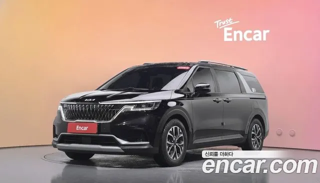 Kia Canival 2023 — photo 1