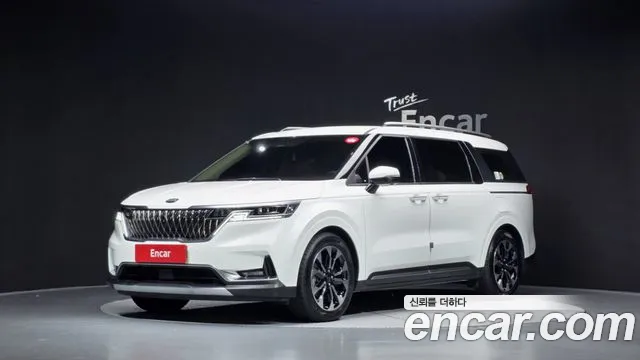 Kia Canival 2021 — photo 1