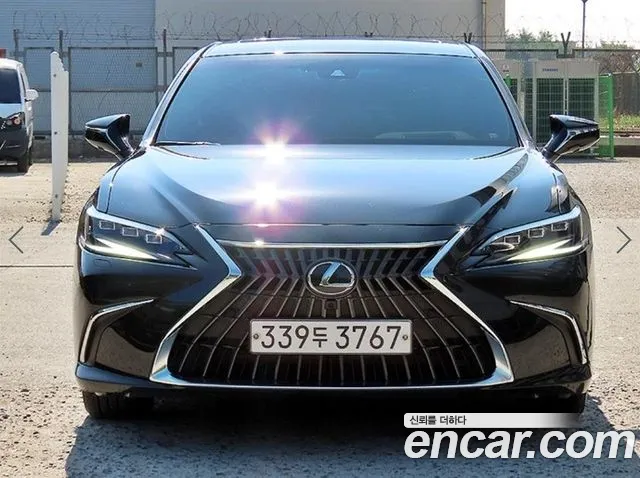 Lexus ES 2024 — photo 1