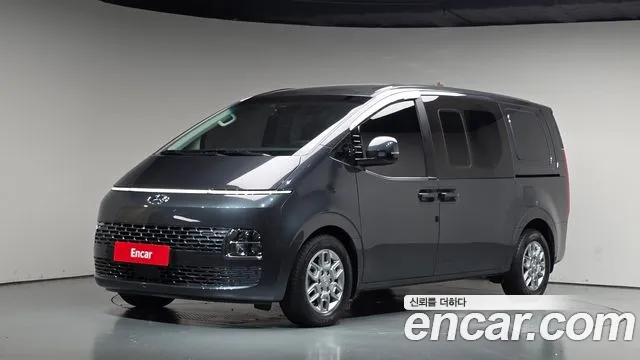 Hyundai Staria 2022 — photo 1