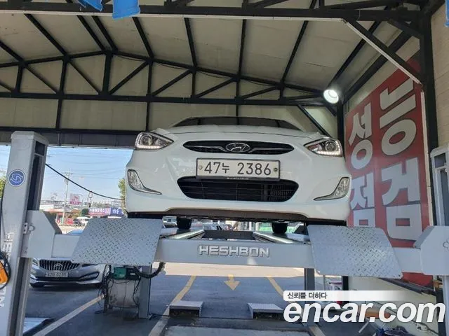 Hyundai Accent 2015 — photo 1