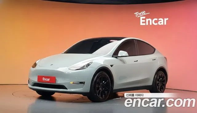 Tesla Model Y 2022 — photo 1