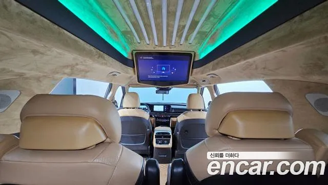 Kia Canival 2023 — photo 1