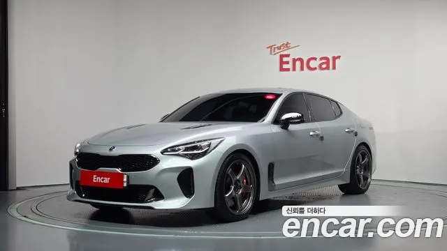 Kia Stinger 2018 — photo 1