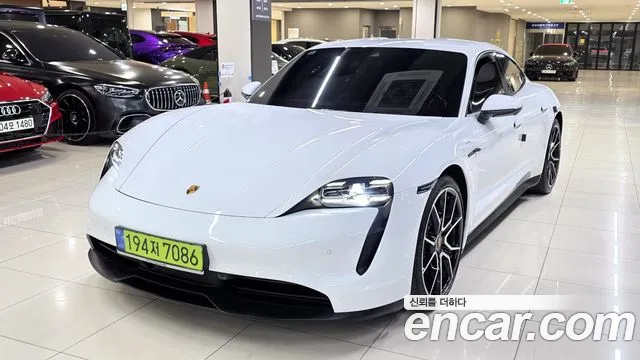 Porsche Taycan 2023 — photo 1