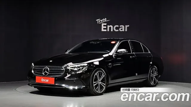 Mercedes-Benz E-Class 2022 — photo 1
