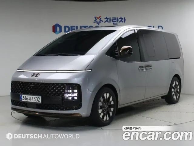 Hyundai Staria 2023 — photo 1
