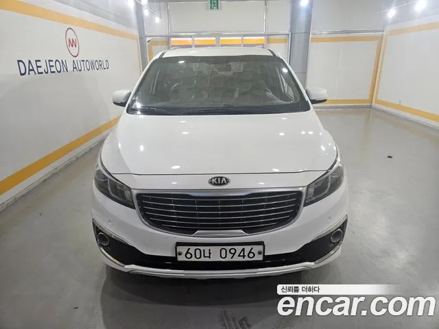 Kia Canival 2016 — photo 1