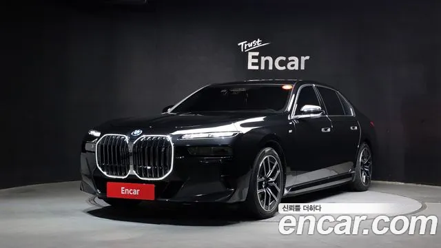 BMW i7 2024 — photo 1