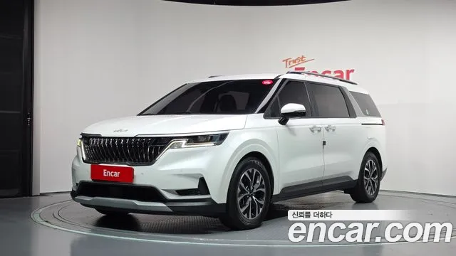 Kia Canival 2022 — photo 1