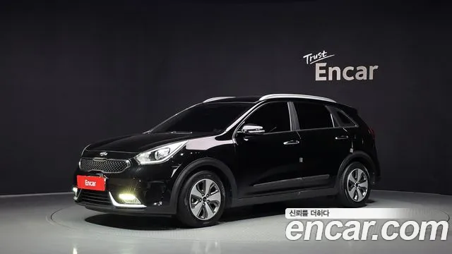 Kia Niro 2018 — photo 1