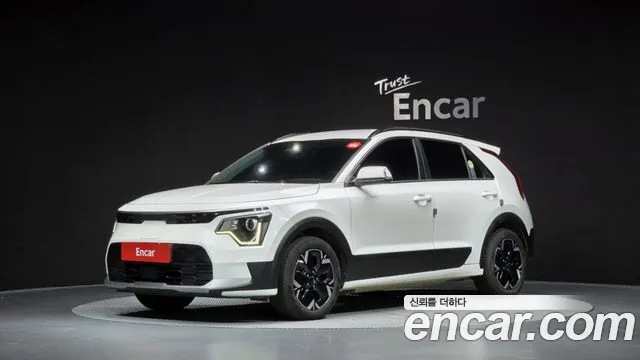 Kia Niro 2023 — photo 1