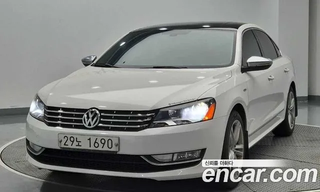 Volkswagen Passat 2015 — photo 1