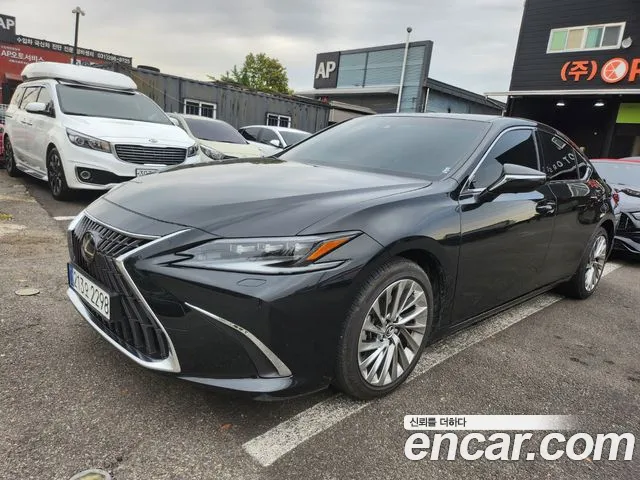Lexus ES 2024 — photo 1