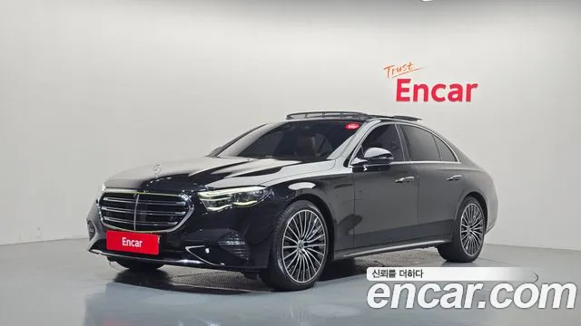 Mercedes-Benz E-Class 2024 — photo 1