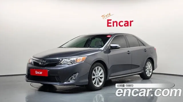 Toyota Camry 2012 — photo 1