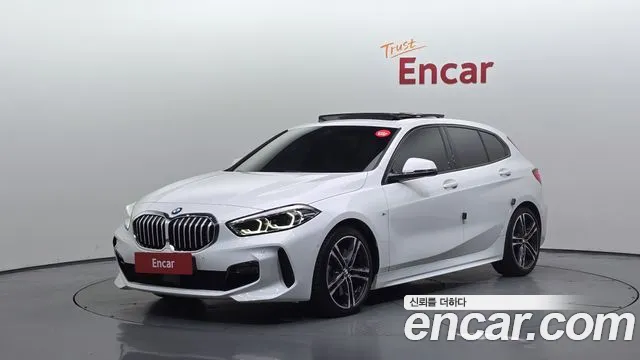 BMW 1-Series 2022 — photo 1