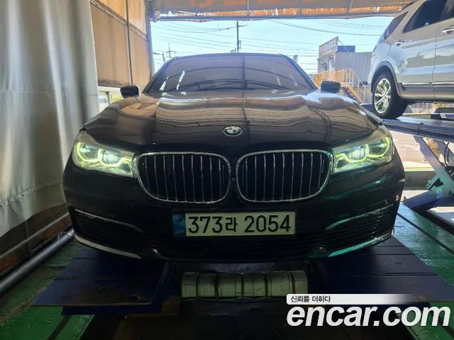 BMW 7-Series 2016 — photo 1