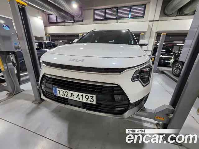 Kia Niro 2025 — photo 1