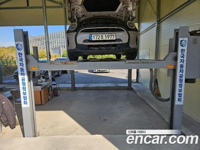 Mini Cooper 2022 — photo 1