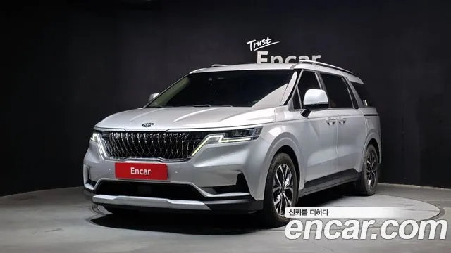 Kia Canival 2021 — photo 1