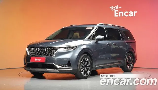 Kia Canival 2023 — photo 1