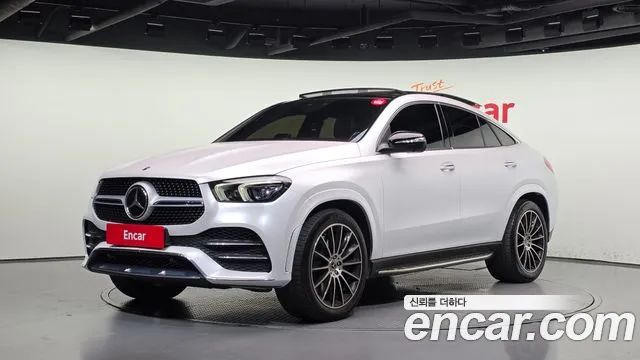 Mercedes-Benz GLE-Class 2022 — photo 1