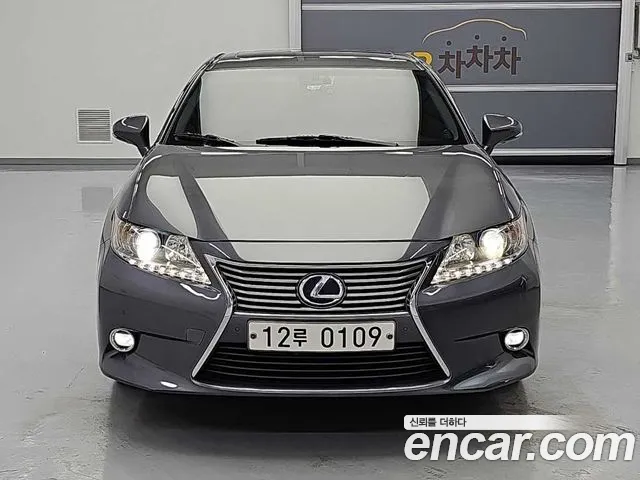 Lexus ES 2014 — photo 1