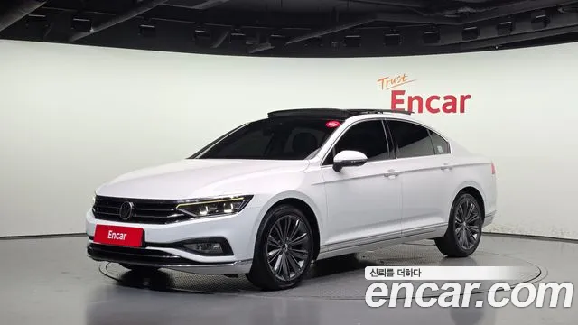 Volkswagen Passat 2021 — photo 1
