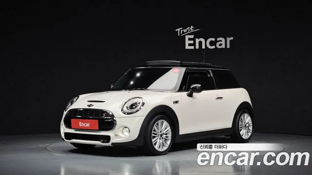 Mini Cooper 2017 — photo 1