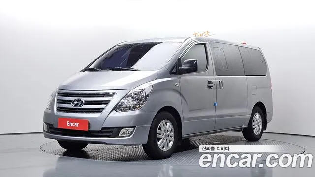 Hyundai Starex 2017 — photo 1