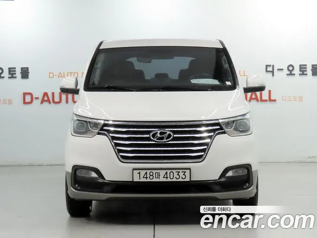 Hyundai Starex 2019 — photo 1