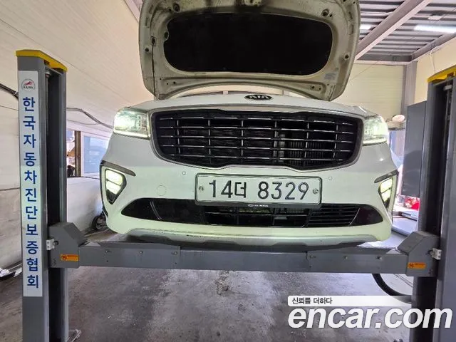 Kia Canival 2019 — photo 1