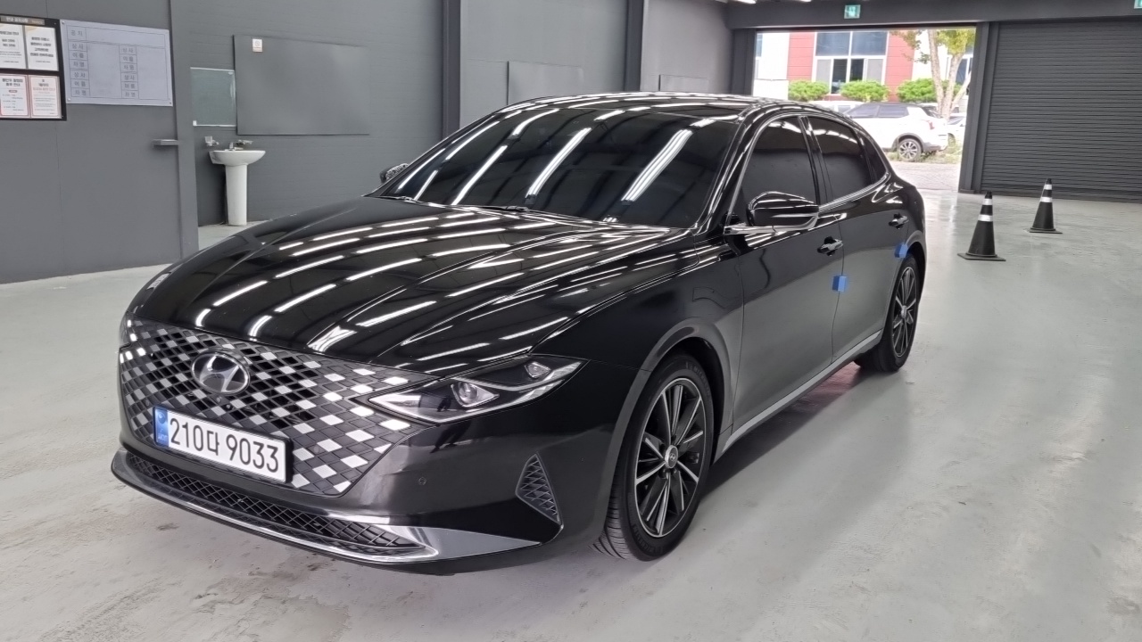 Hyundai Grandeur 2021 — photo 1