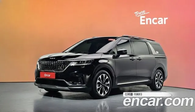 Kia Canival 2023 — photo 1