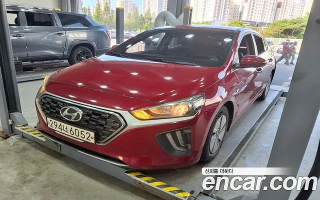 Hyundai Ioniq 2020 — photo 1